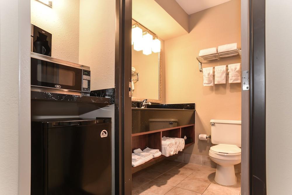 Hotel Comfort & Kansas - Northeast 2*