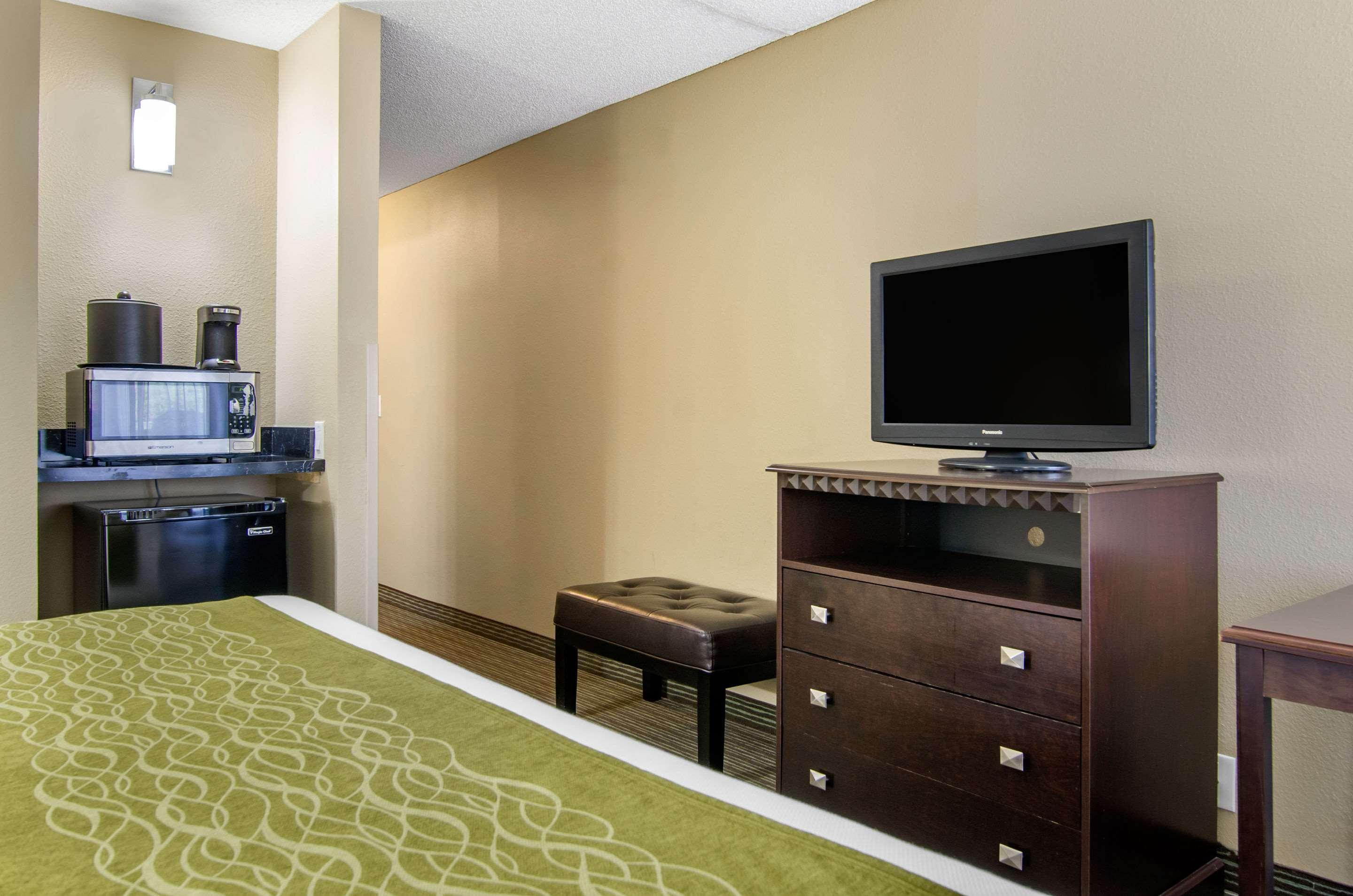 Hotel Comfort & Kansas - Northeast 2*