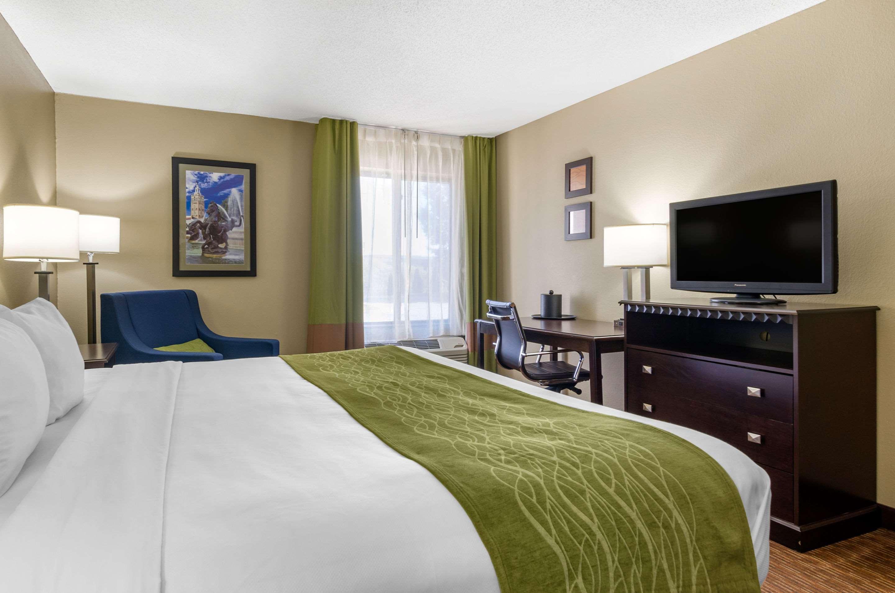 Hotel Comfort & Kansas - Northeast Kansas City