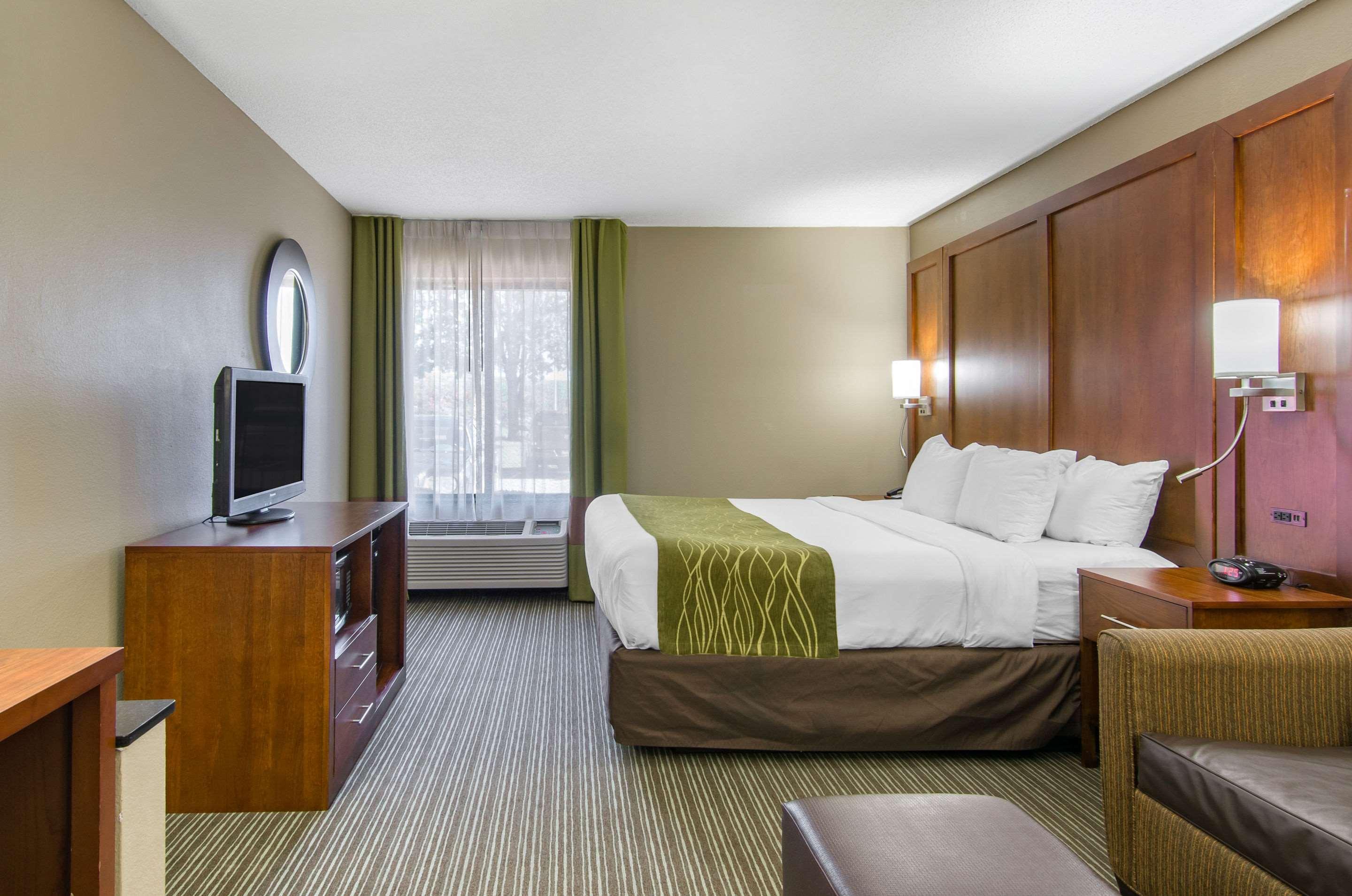 Hotel Comfort & Kansas - Northeast Kansas City