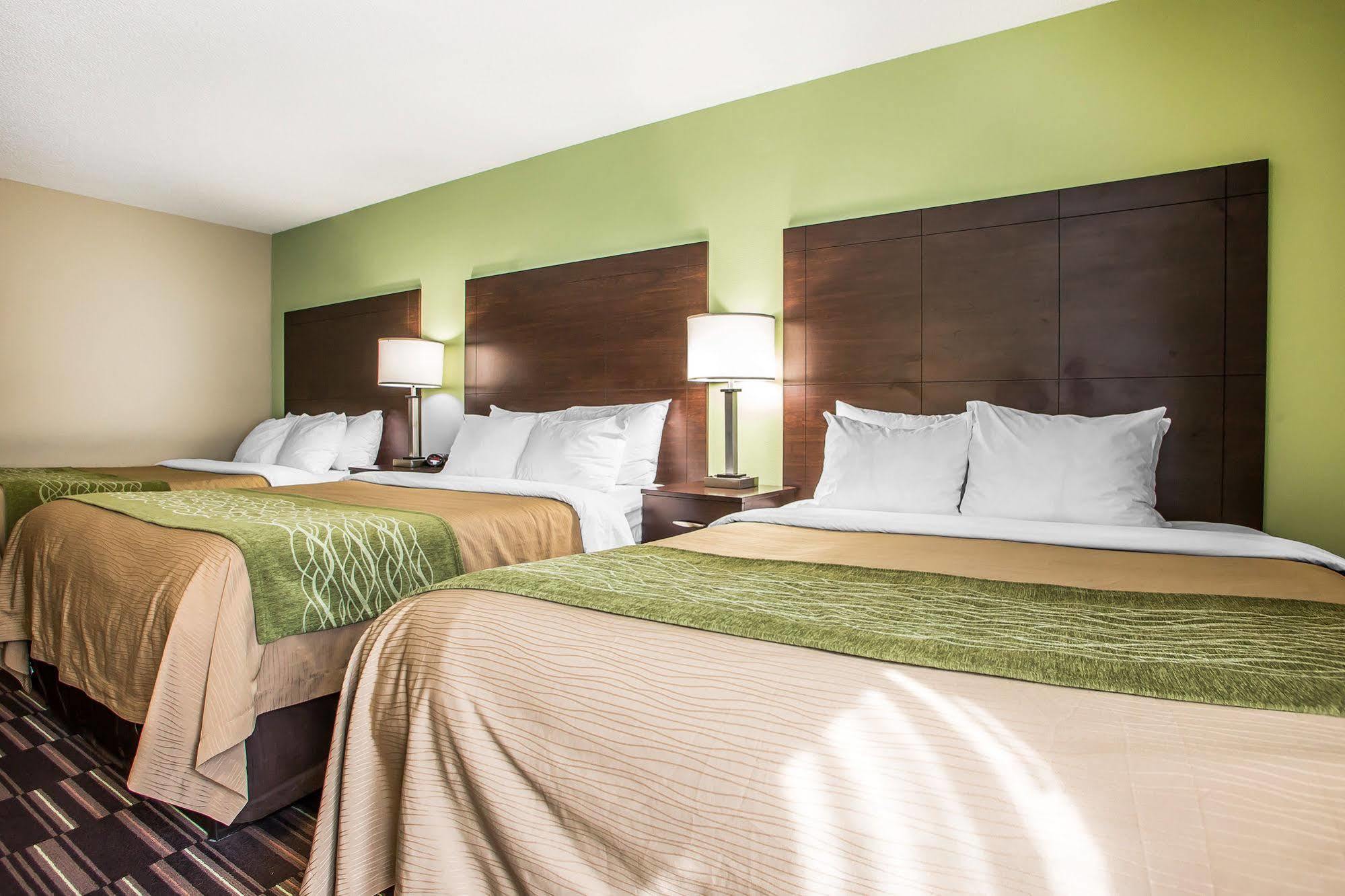 Hotel Comfort & Kansas - Northeast 2*